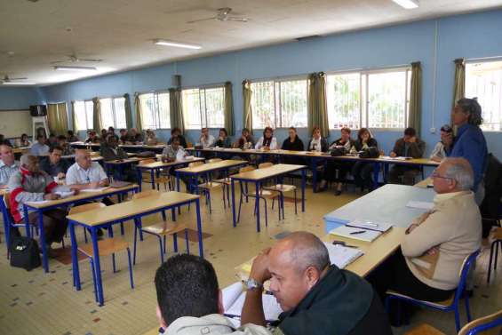 L'enseignement catholique  en réunion décentralisée