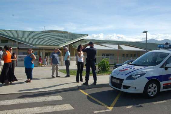 L'école Fonrobert bloquée par le Slua