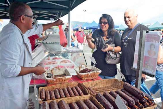 Le marché broussard s'installe à l'Arène du Sud