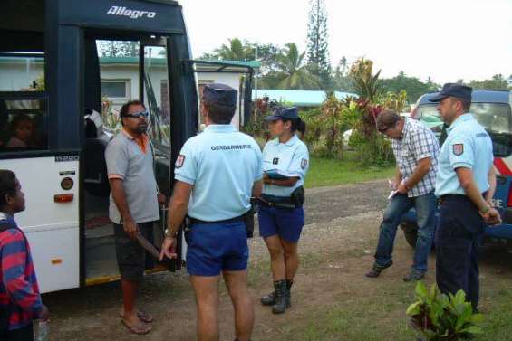 Neuf bus contrôlés à Lifou