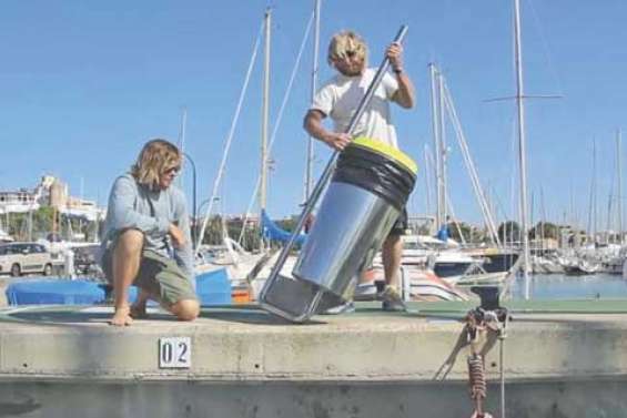 Ils inventent la poubelle  qui aspire les déchets en mer