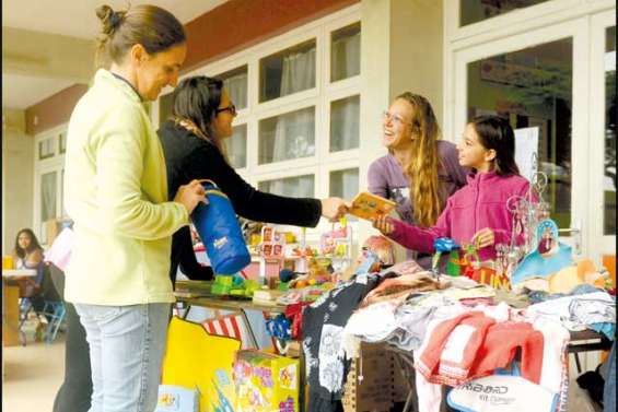 Les enfants vident leur grenier aux Pétunias