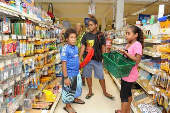 Des familles dans les rayons : les courses pas la course